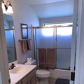 Vista Apartments Bathroom